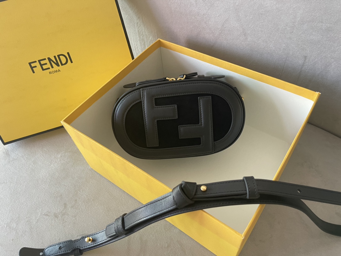 [FENDI] 펜디 미니 카메라 케이스백